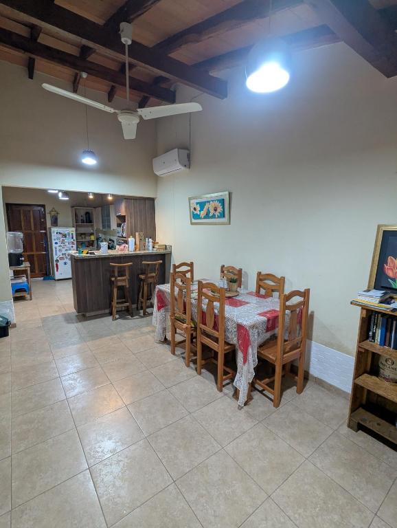 Entire house, space and comfortable, Barrio Caacupé Mí