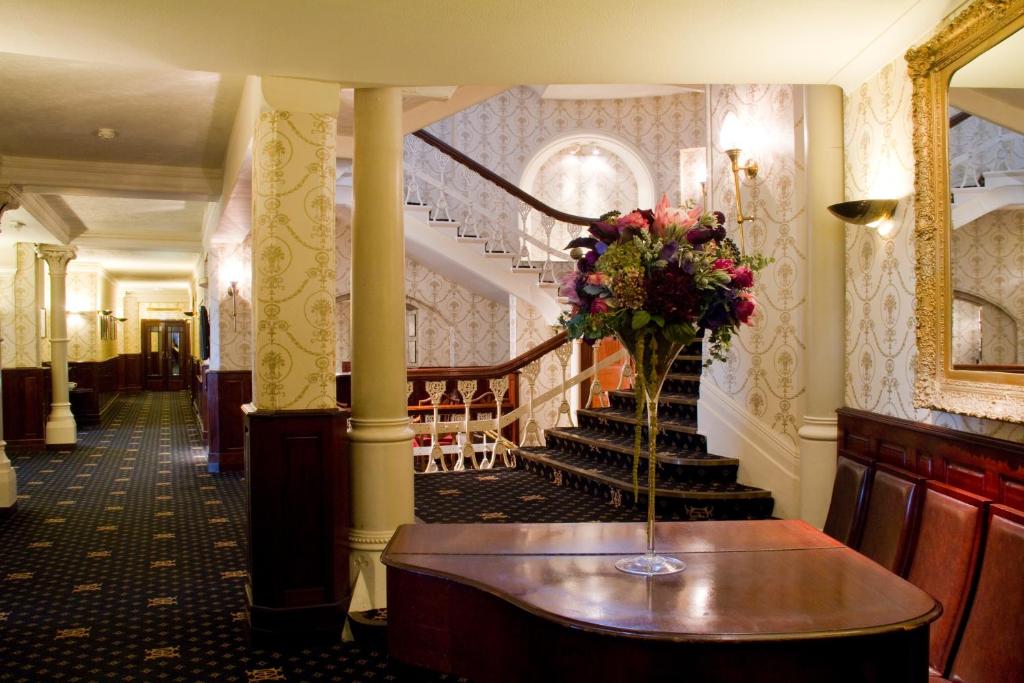 Duke Of Cornwall Hotel photo