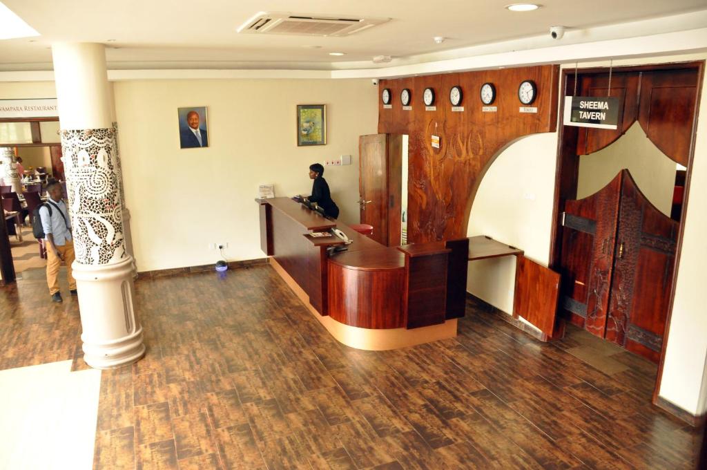 フロント・ロビー