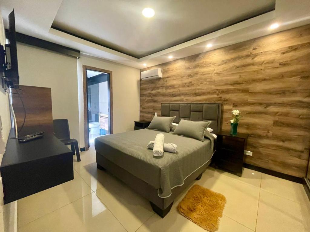 Enjoy 5 star luxury and its wonderful Gym - 5