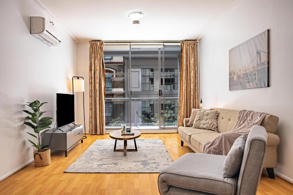 Stylish Studio With Pool & Gym in Heart of Sydney, Sydney