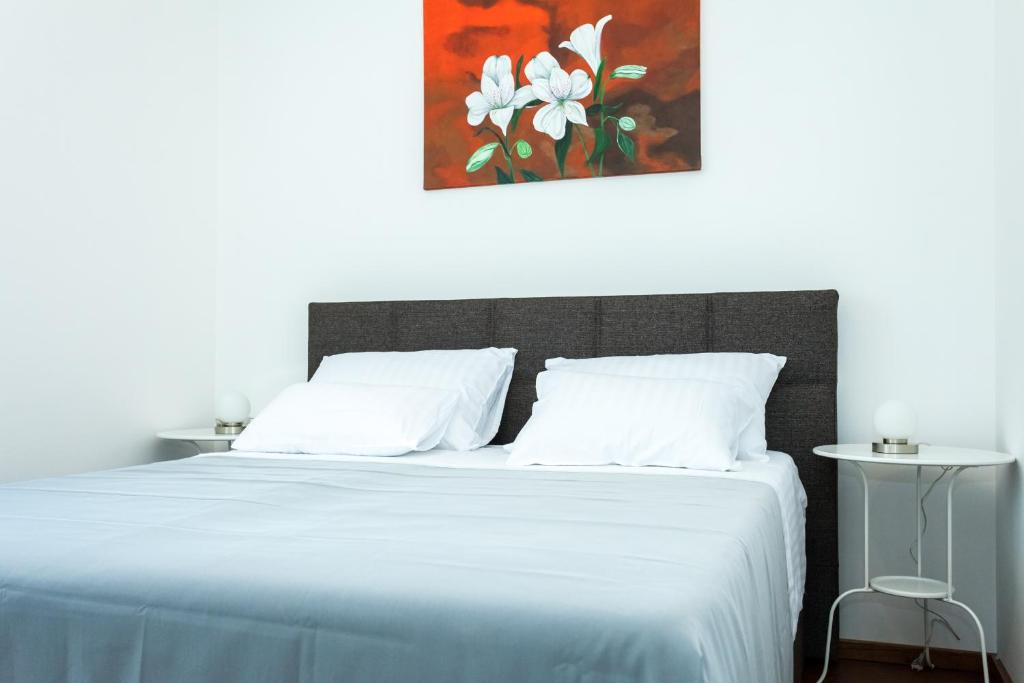 Deluxe Neli Apartments photo