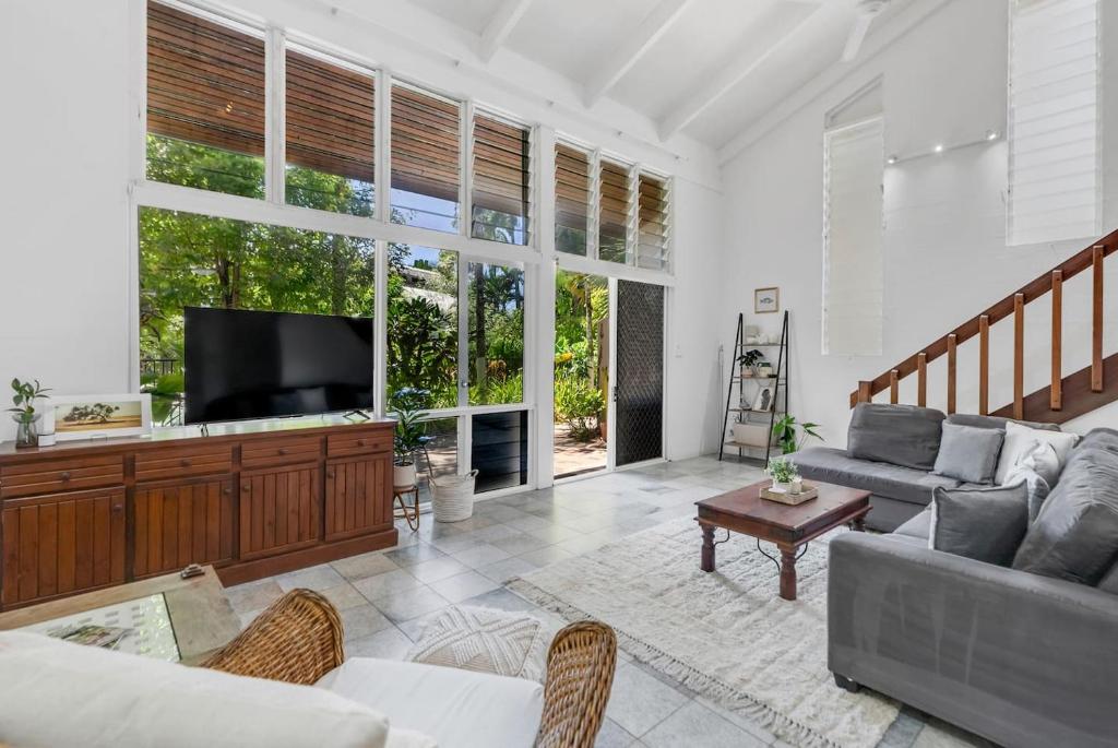 Nirvana - Steps to Four Mile Beach with Shared Pool, Port Douglas