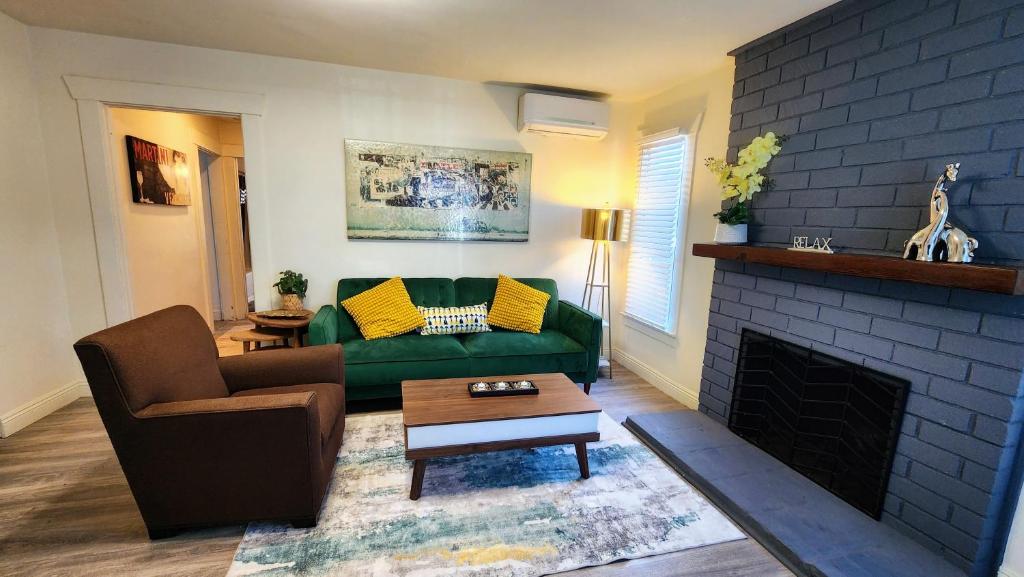 LAX House Near SoFi Stadium, Intuit Dome, YouTube Theater, The Kia Forum, Beaches, Inglewood