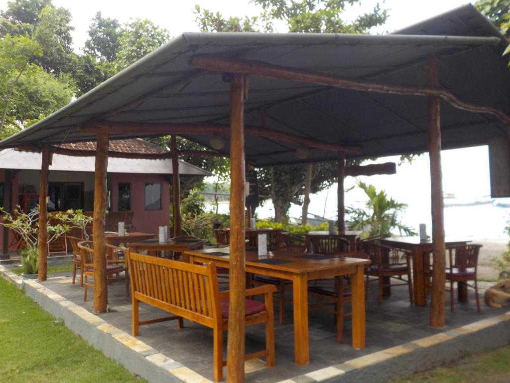 Reef Seen Divers&#8217; Resort