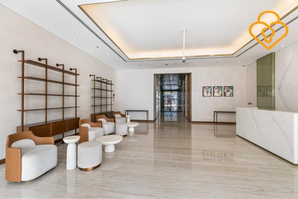 From $39pp - Keysplease Studio Azizi Riviera minutes to Downtown ...