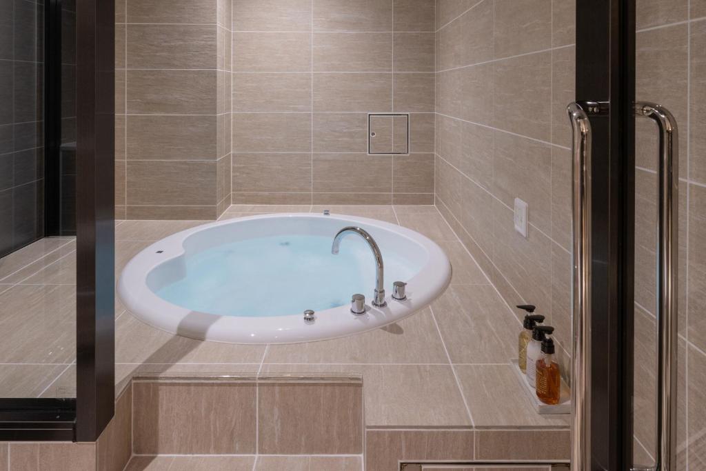 HOTEL R9 Premium Ichikawaekimae 전경