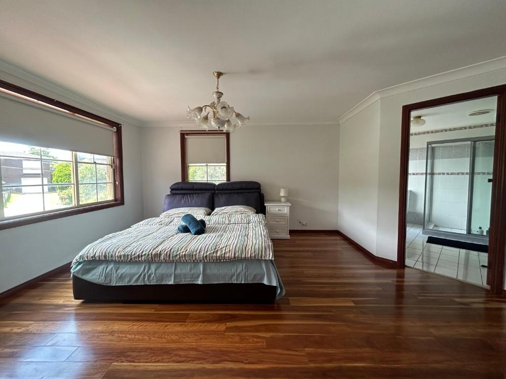 1 Sunshine Room, Northmead