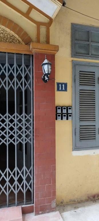 H2 studio homestay automatic check in