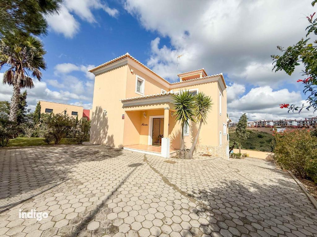 Villa Nosredna 5 Bedroom & Pool LES01 - 2