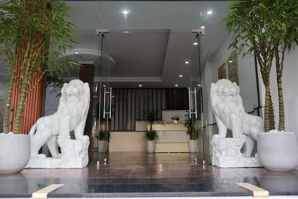 The Grand Diamond C Hotel, hotel in Trung Ðồng