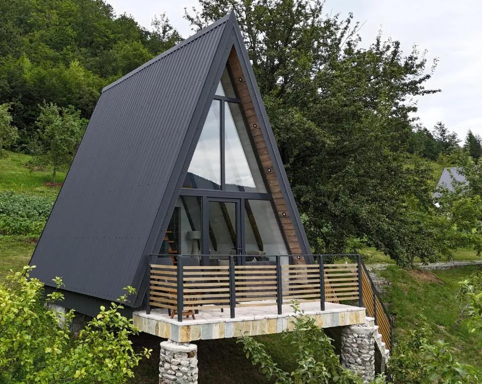 Fern Farm Tiny Home，位于莫伊科瓦茨的酒店