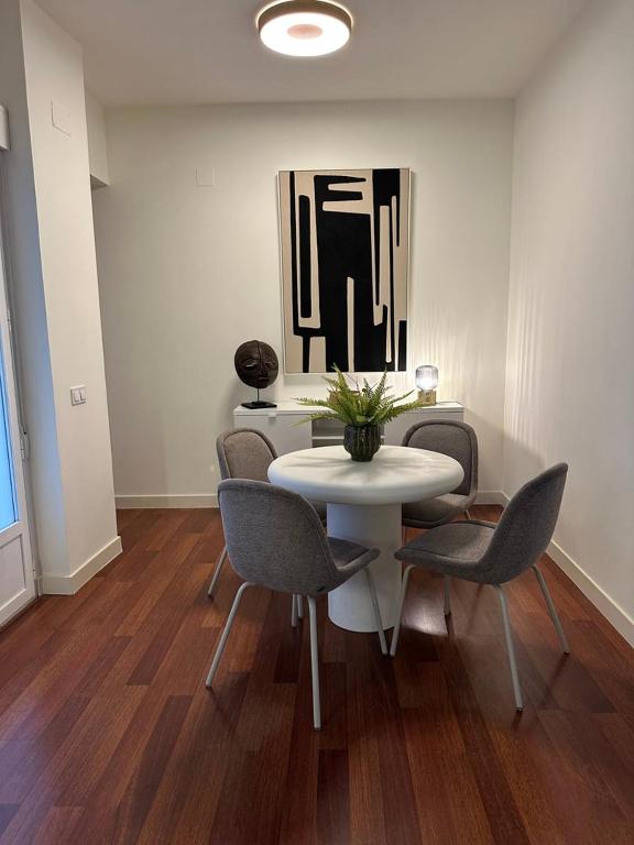 Stylish & Cozy 1BR Steps from Royal Palace | By Airnest - 3