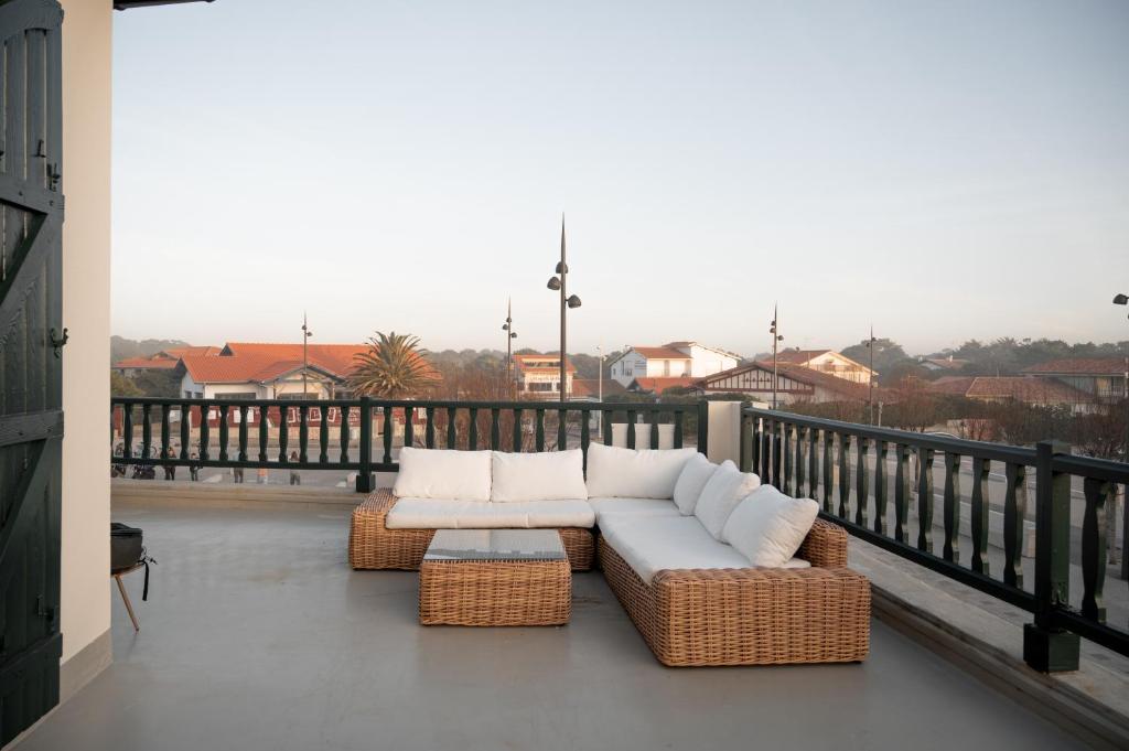 Le Coolin Loft, Vue et Acces directe à la plage, immense terrasse, place des landais Hossegor, quartier très animé, idéal pour un séjour entre amis - 3