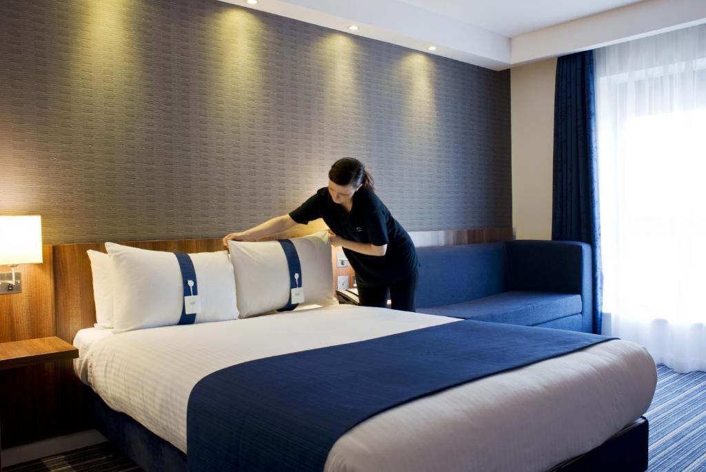 Holiday Inn Express Dunstable Photo 40