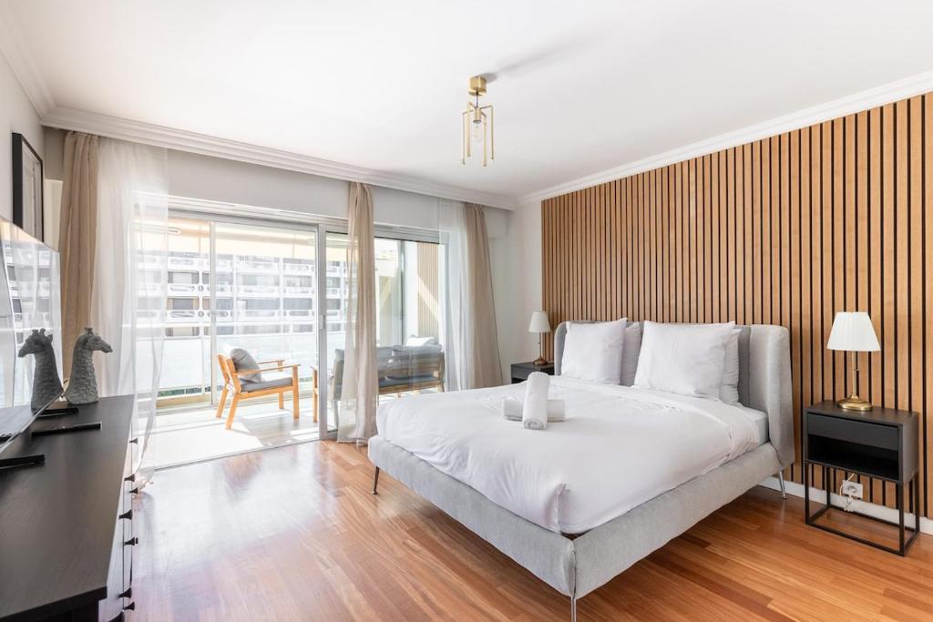 Luxurious Apartment with Sea and Carlton View - 2