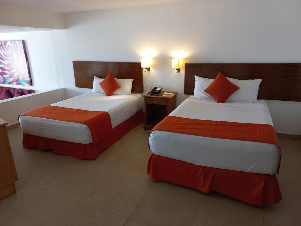 Suite with panoramic ocean views & balcony! - 4