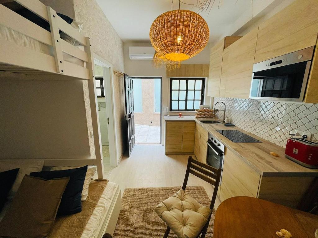 Seaside Tiny Treasure, Armação de Pêra