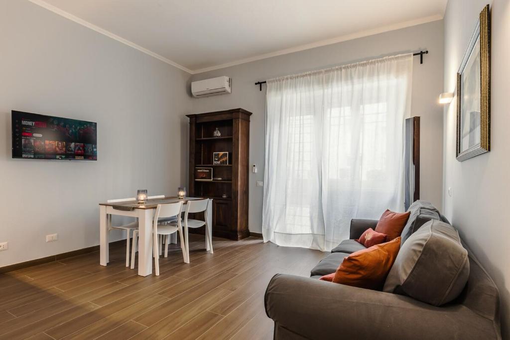 2-Bedroom Roman Gem - 4