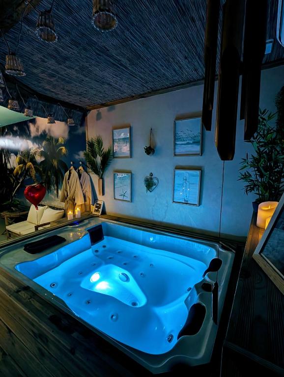 Les Spas de la Mer, Appart&Spa Aloha, 100m de la plage, Plein cœur du Grau - 1
