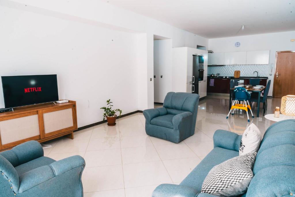 T2 amplo com ar condicionado e perto da praia, Praia