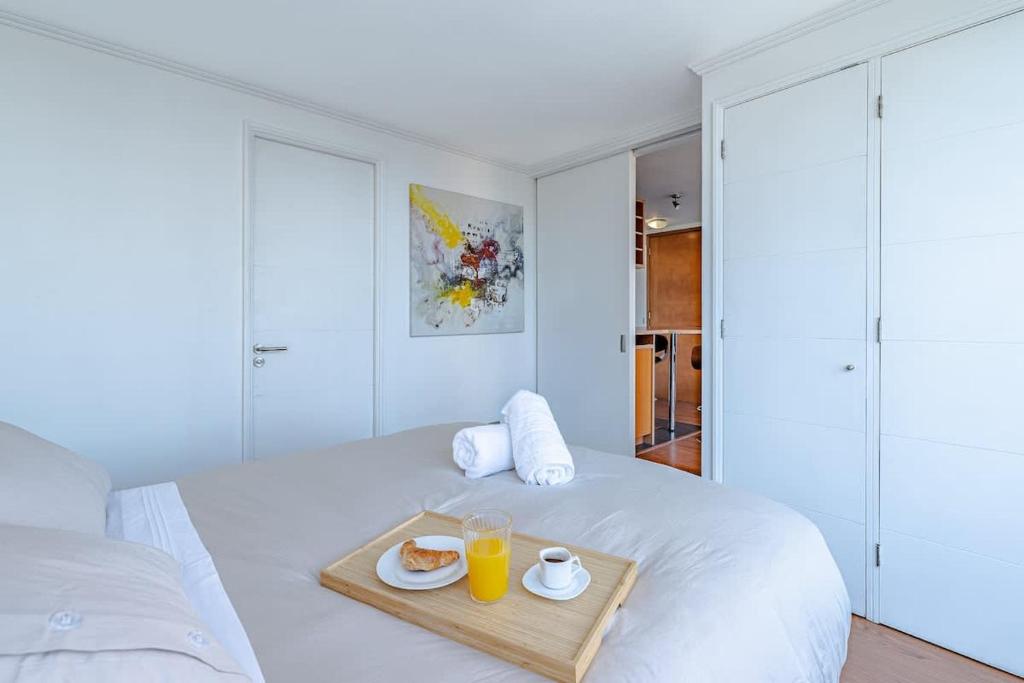 Comodo departamento a pasos del metro y Costanera Center - 4