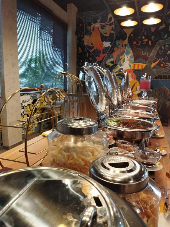 4. 옐로 호텔 하버..