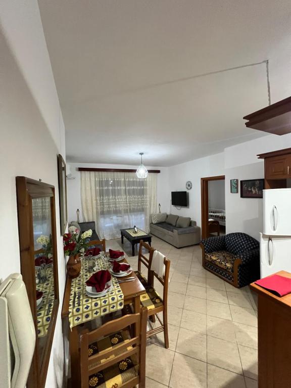 Nona's Properties, Sarandë