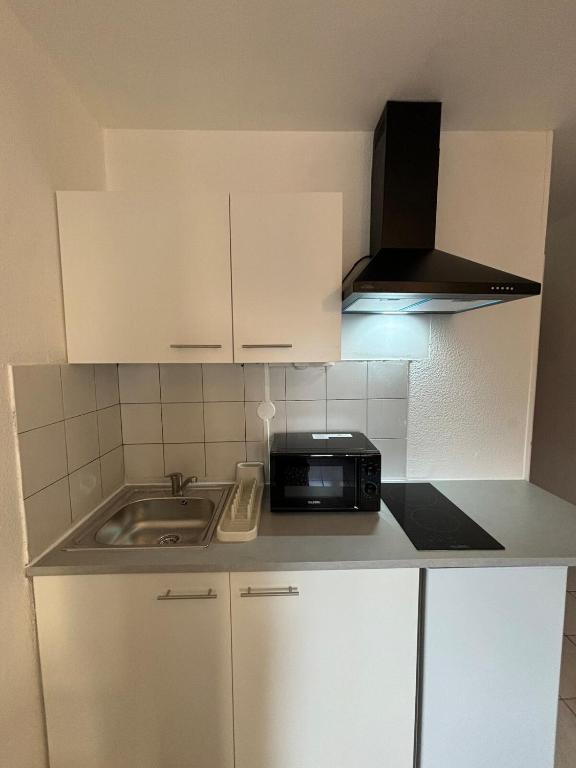 Foch 3-Studio-Beziers center -wifi -tv connected - 1