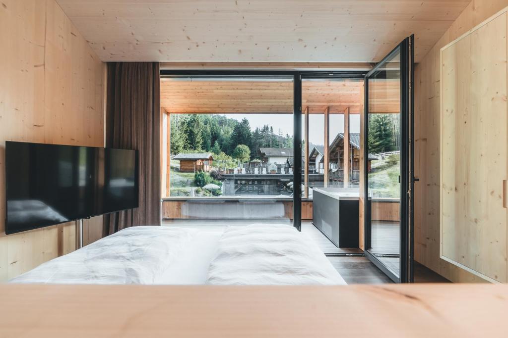 Luxury Spa Suite - 4