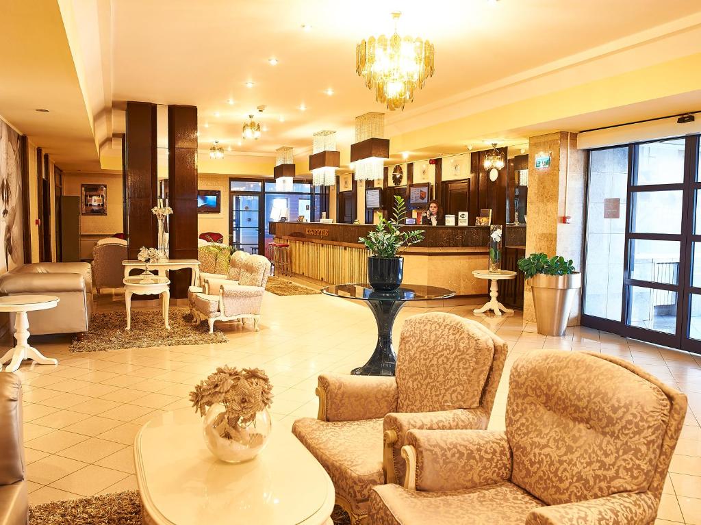 Continental Tirgu Mures フロント・ロビー