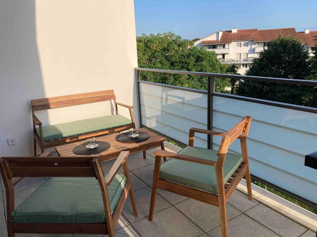 T2 centre ville Anglet dernier étage parking en sous-sol WIFI smart TV serviettes et draps inclus - 4