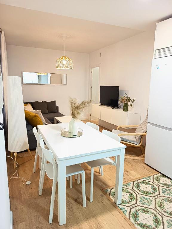 Apartamento moderno junto a Plaza Toros y Hospitales con Parking bajo petición - 3