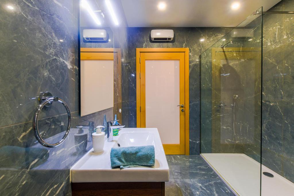 New Spacious Apartment 3Bdr 2 Bth Bugibba, St Paul's Bay