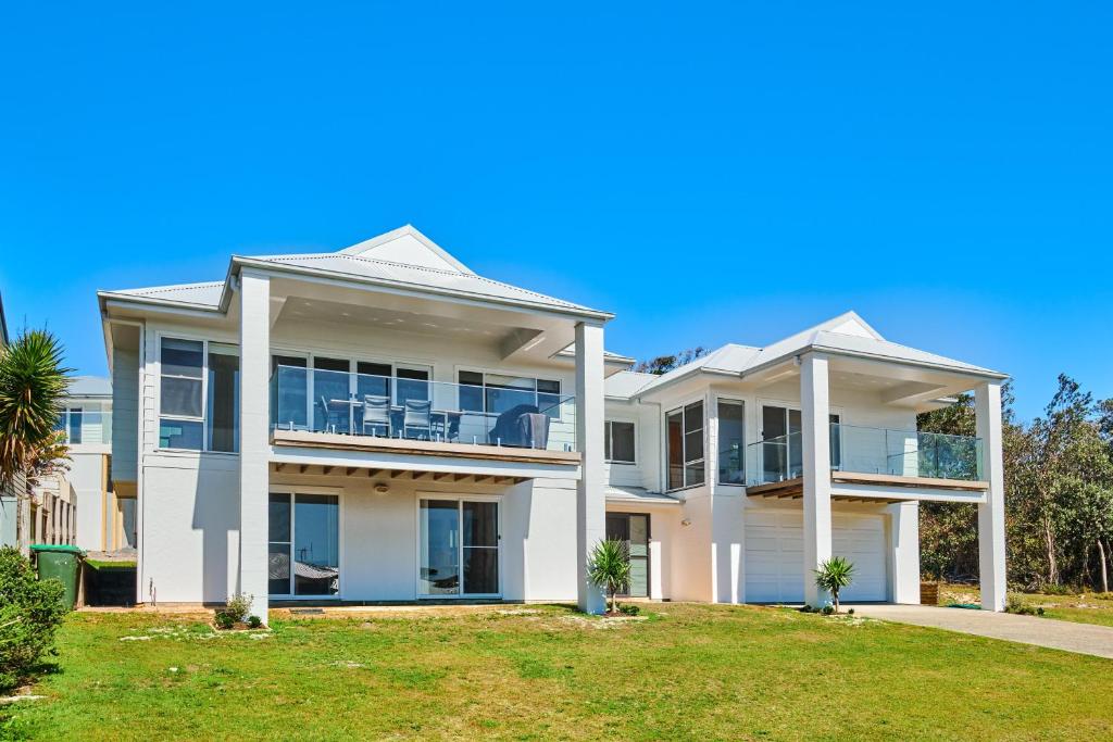 Salt and Pippies, Harrington