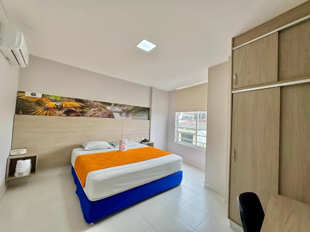 HOTEL G22 COLECTION，位于弗洛伦西亚的酒店