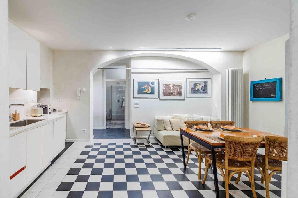 Interno tre, Finale Ligure