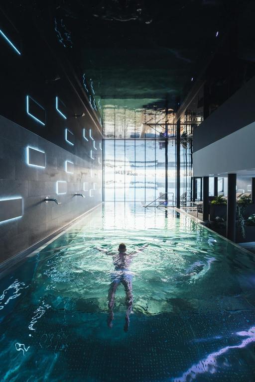 Zermatt Budget Rooms at Alpen Resort, Spa & Dining - 3