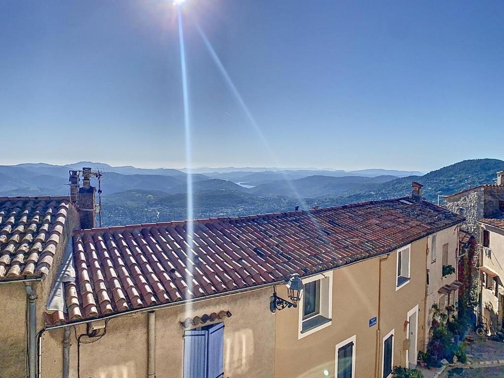 Maison sommet village avec jardin jacuzzi vue - 1