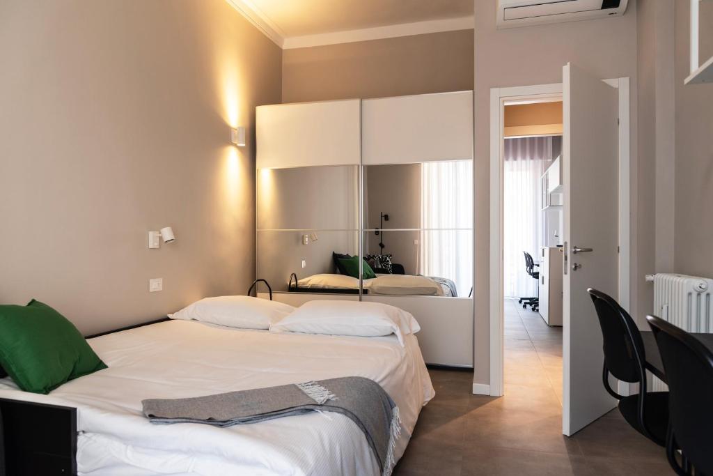 Youhosty - 3 Bedroom Apartment Citta Studi - 3