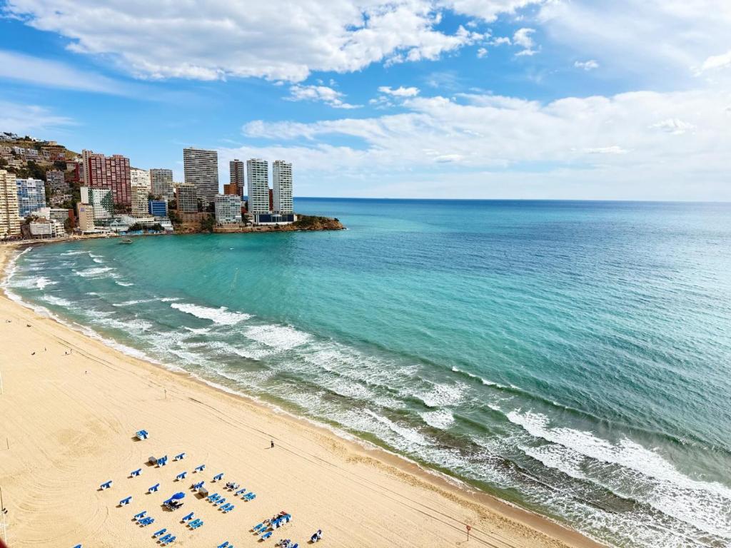 Beachfront apartment with garage, Benidorm