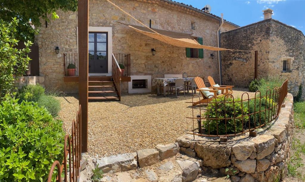 Riverside farmhouse with olive grove - 3