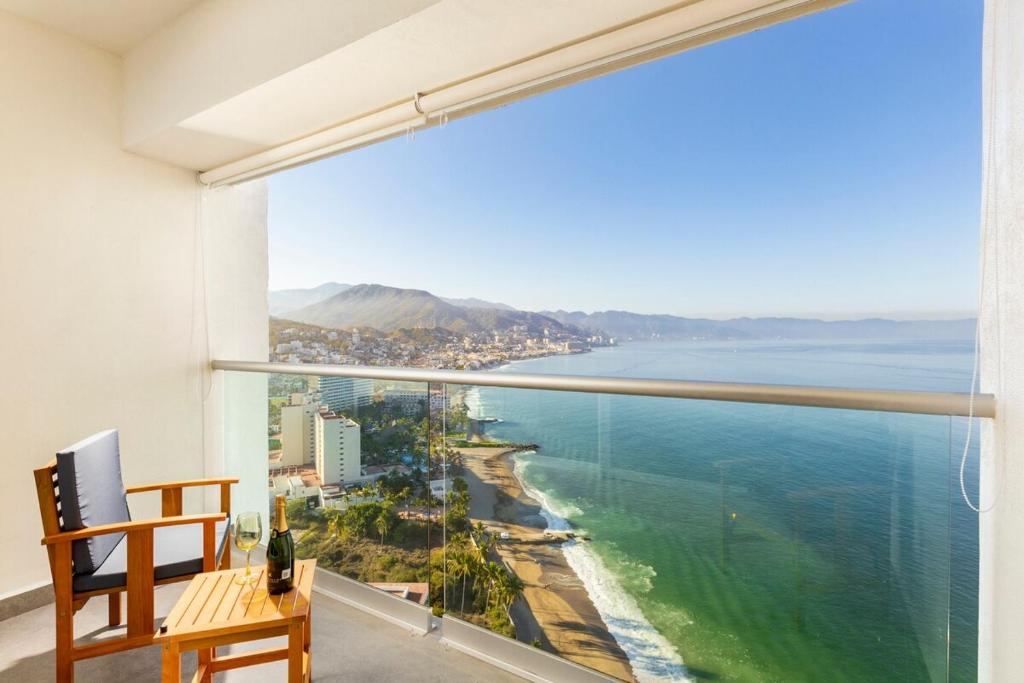 Harbor NT2505 by Moikkarentals, Puerto Vallarta