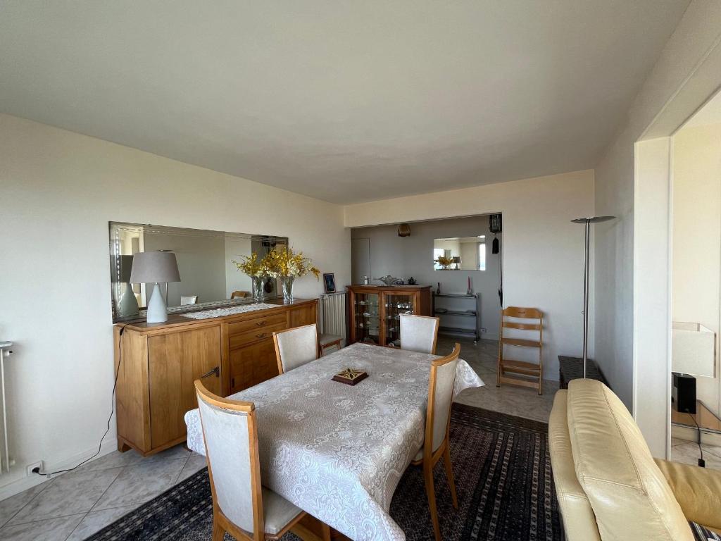 Appartement spacieux avec vue imprenable, parking privé - FR-1-319-374 - 3