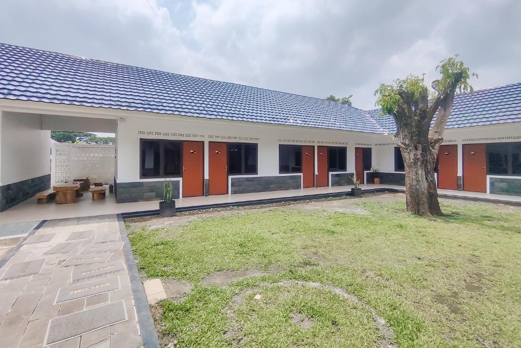 Roemah Ciremay RedPartner Roemah Ciremay RedPartner