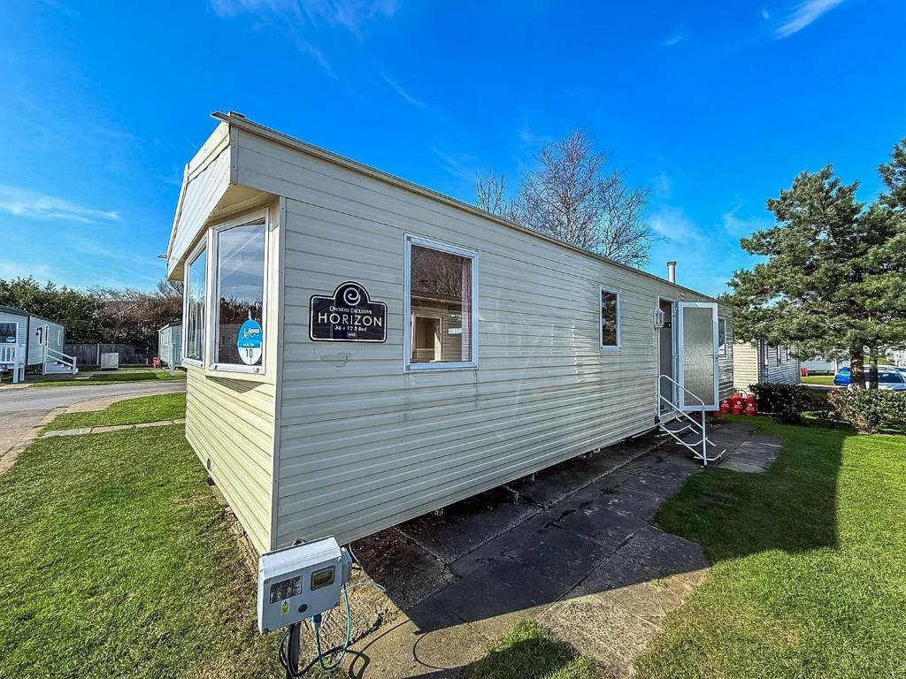 Great Seaside 8 Berth Caravan At Haven Hopton-On-Sea In Norfolk Ref 80010T, Great Yarmouth