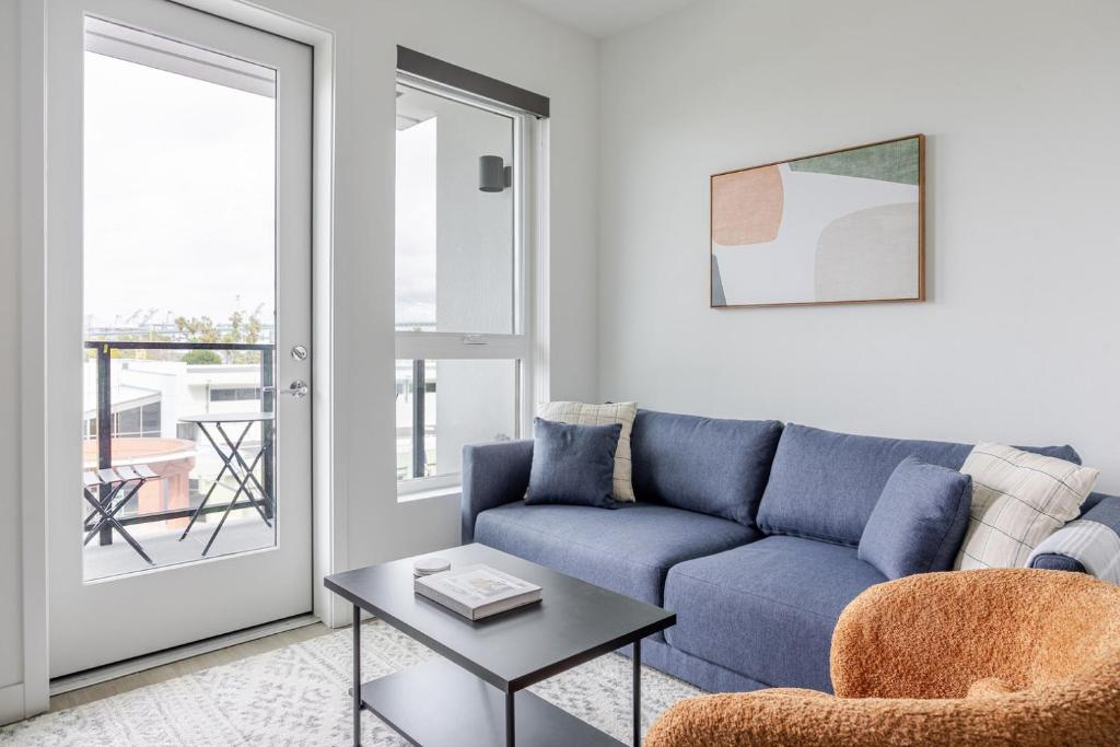 Blueground San Pedro AC balcony nr USS Iowa LAX-1300, Los Angeles