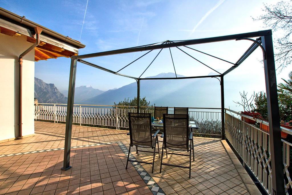 Casa Panorama in Tremosine with View Terrace - Happy Rentals - 2