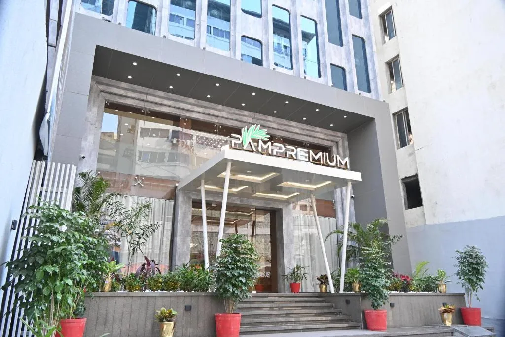 Pam Premium Hotel Vadodara，位于巴罗达的酒店