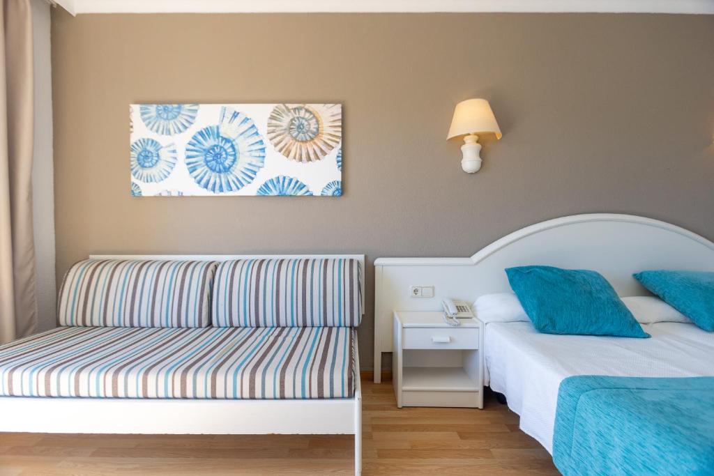Hotel Mariant — Hotel rooms in S'Illot, Balearic Islands